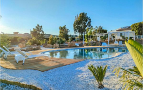Nice home in Marinella di Selinunte with WiFi, Private swimming pool and 5 Bedrooms